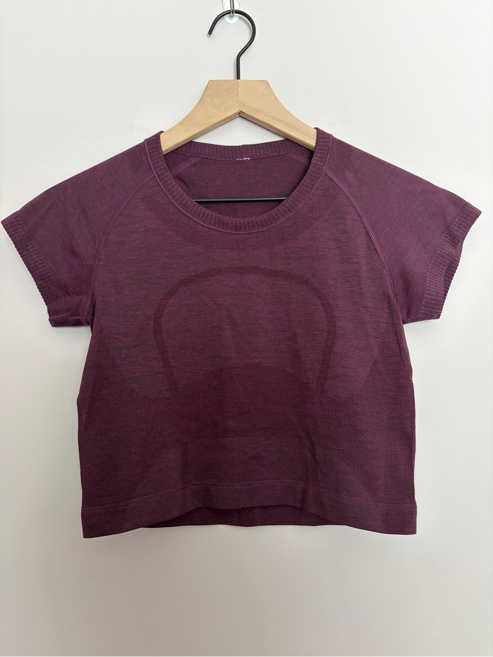 Lululemon Swiftly Tech Cropped Short-Sleeve Shirt 2.0 Deep Fuchsia/Black
